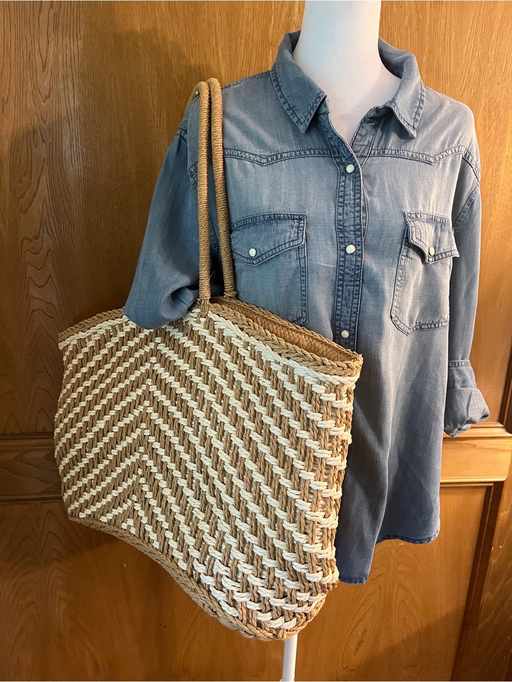 NWOT Anthropologie Woven Straw Tote Bag in Natural and Cream